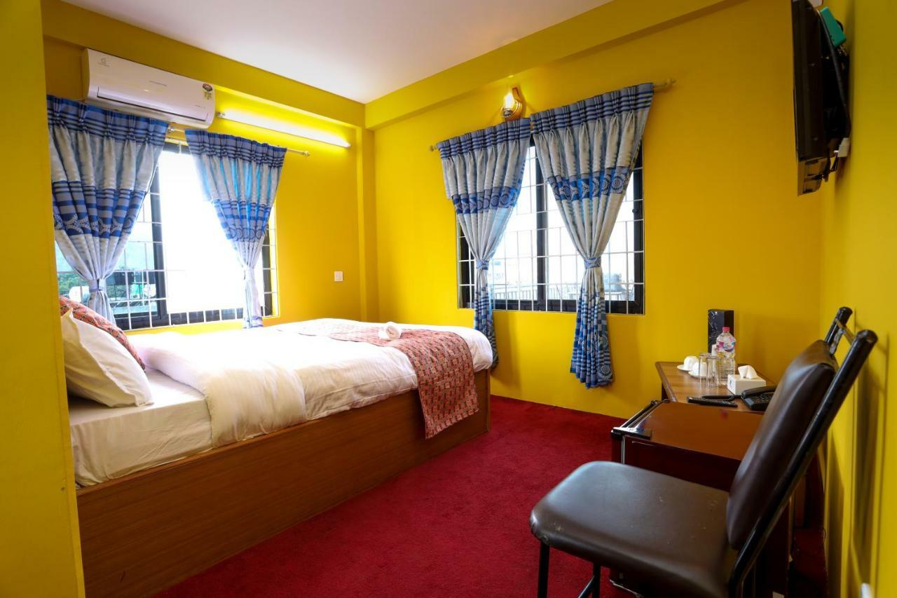 Hotel Blue Magnet Pokhara Exterior photo